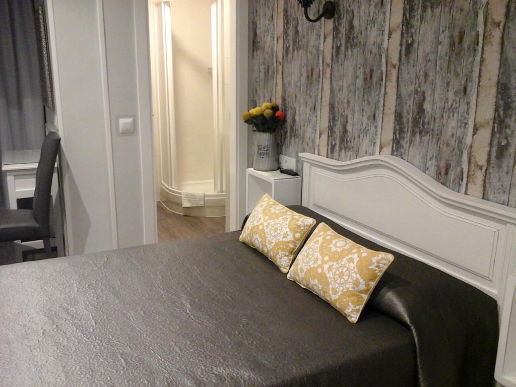 Hostal Don Alfonso Madrid Exterior foto