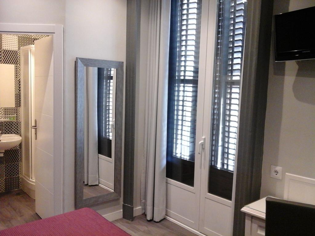Hostal Don Alfonso Madrid Exterior foto