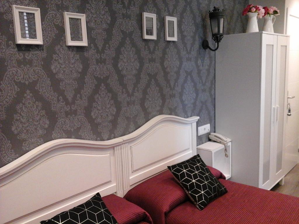 Hostal Don Alfonso Madrid Exterior foto