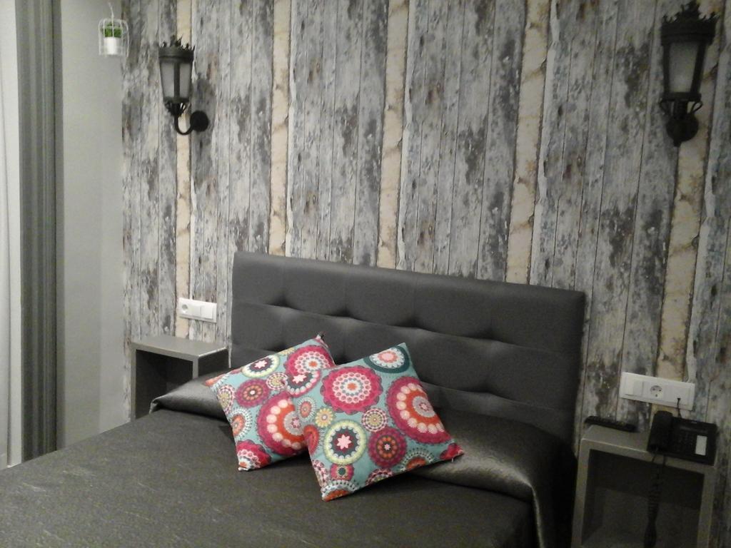 Hostal Don Alfonso Madrid Exterior foto