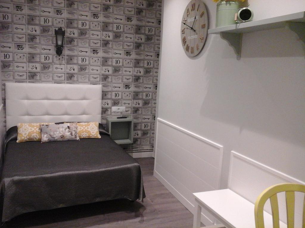 Hostal Don Alfonso Madrid Exterior foto