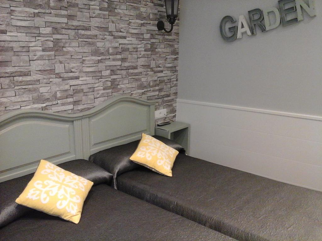 Hostal Don Alfonso Madrid Exterior foto