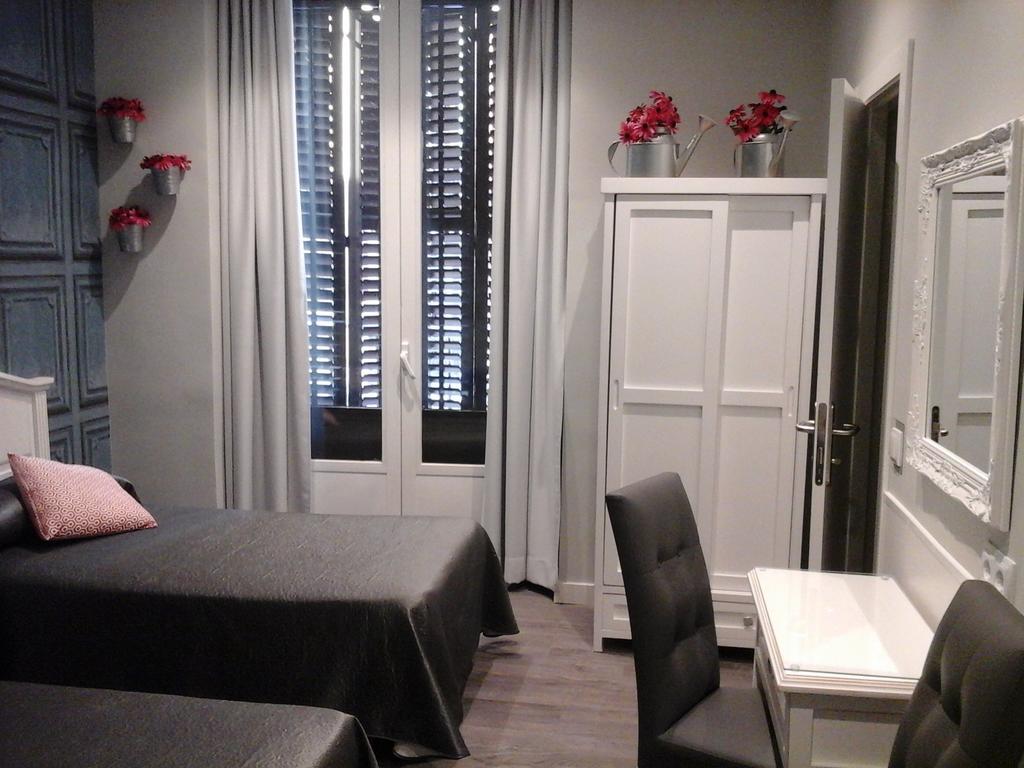 Hostal Don Alfonso Madrid Exterior foto